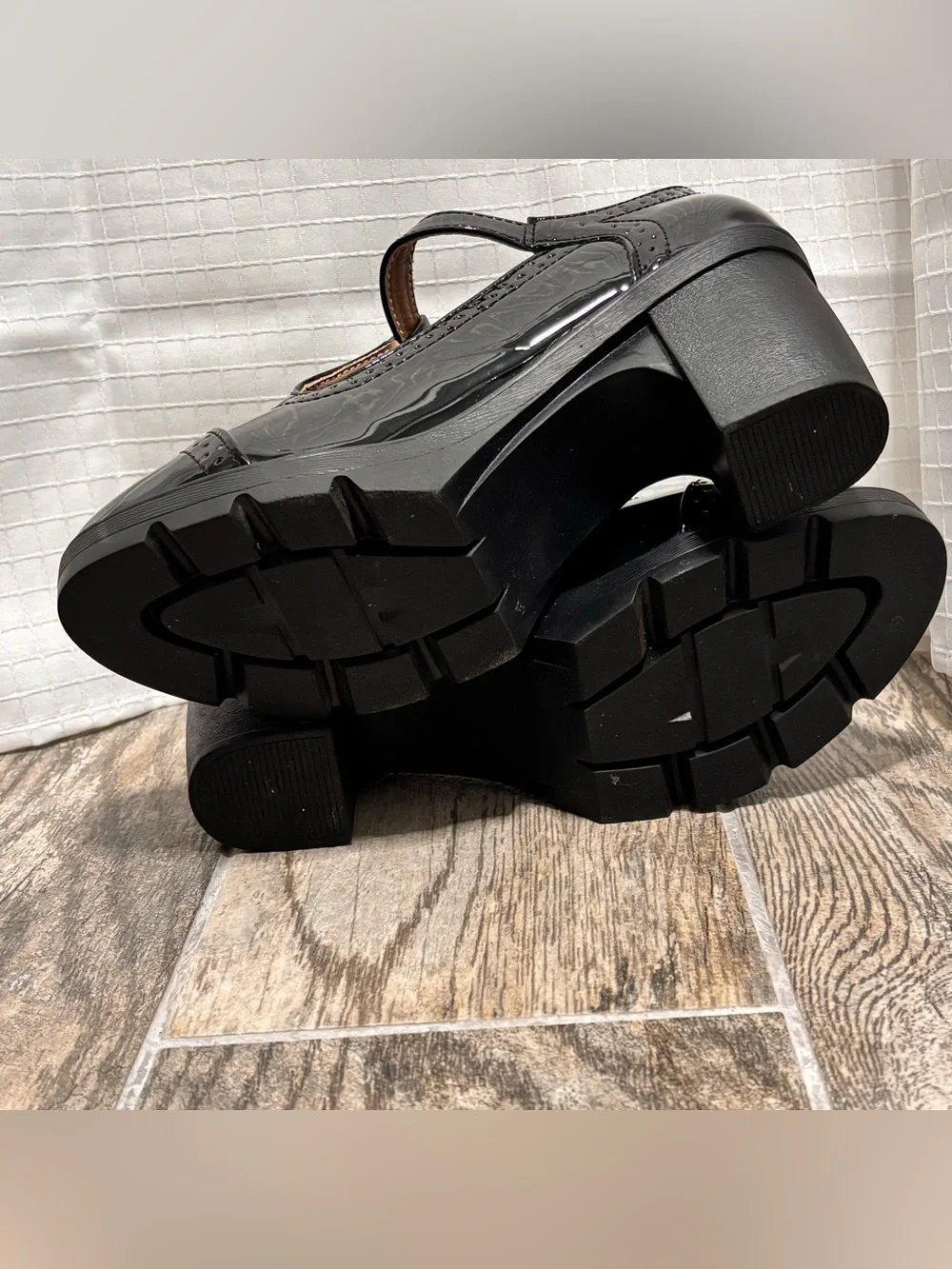 Dadawen Black Mary Jane Chunky Platform Heel T-Strap Shoe Shiny y2K Womens 8.5 - Picture 8 of 8